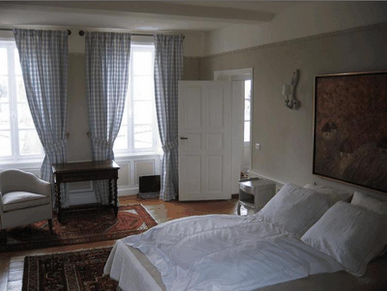 Chambres D'Hotes Le Petit Sully Sully  Room photo