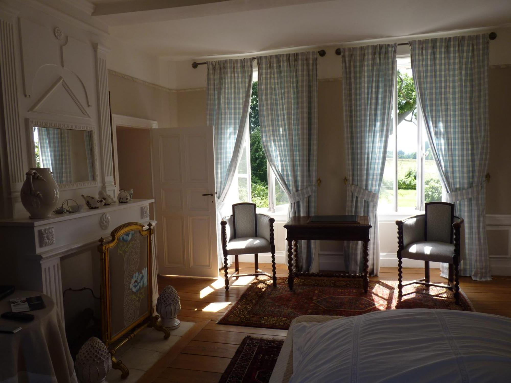 Chambres D'Hotes Le Petit Sully Exterior photo
